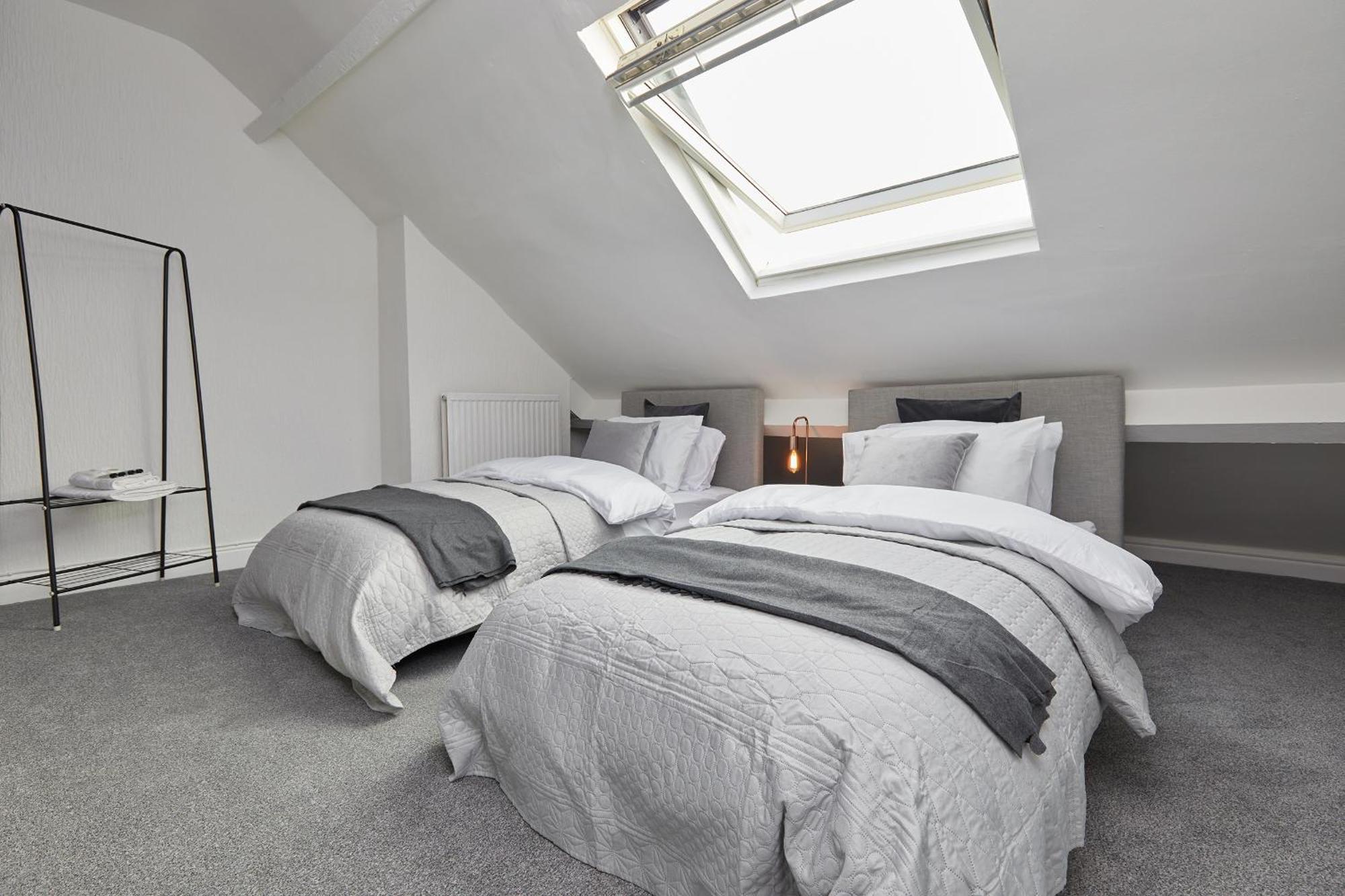Your Sheffield Stays - Spacious 5 Bedroom House חדר תמונה